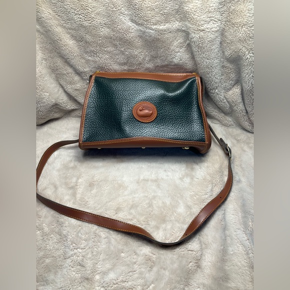 Dooney & Bourke crossbody. - Picture 1 of 10